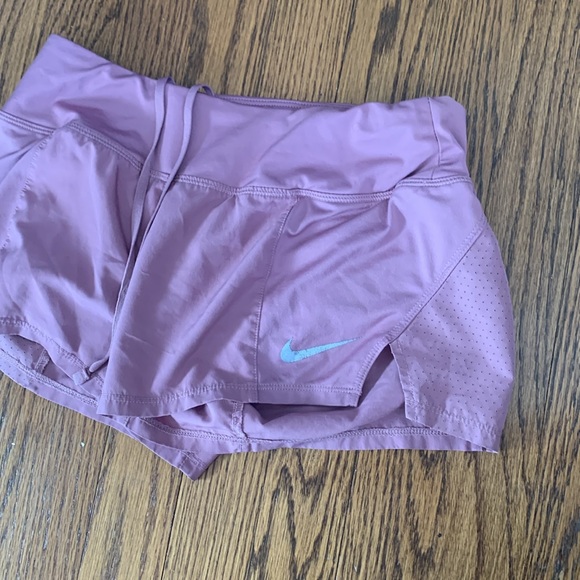 NWT Nike dri fit training Purple shorts - Picture 3 of 3